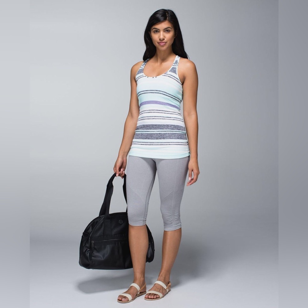 Lululemon Cool Racerback in Groovy Stripe Static Wave Cadet Blue Size 8.